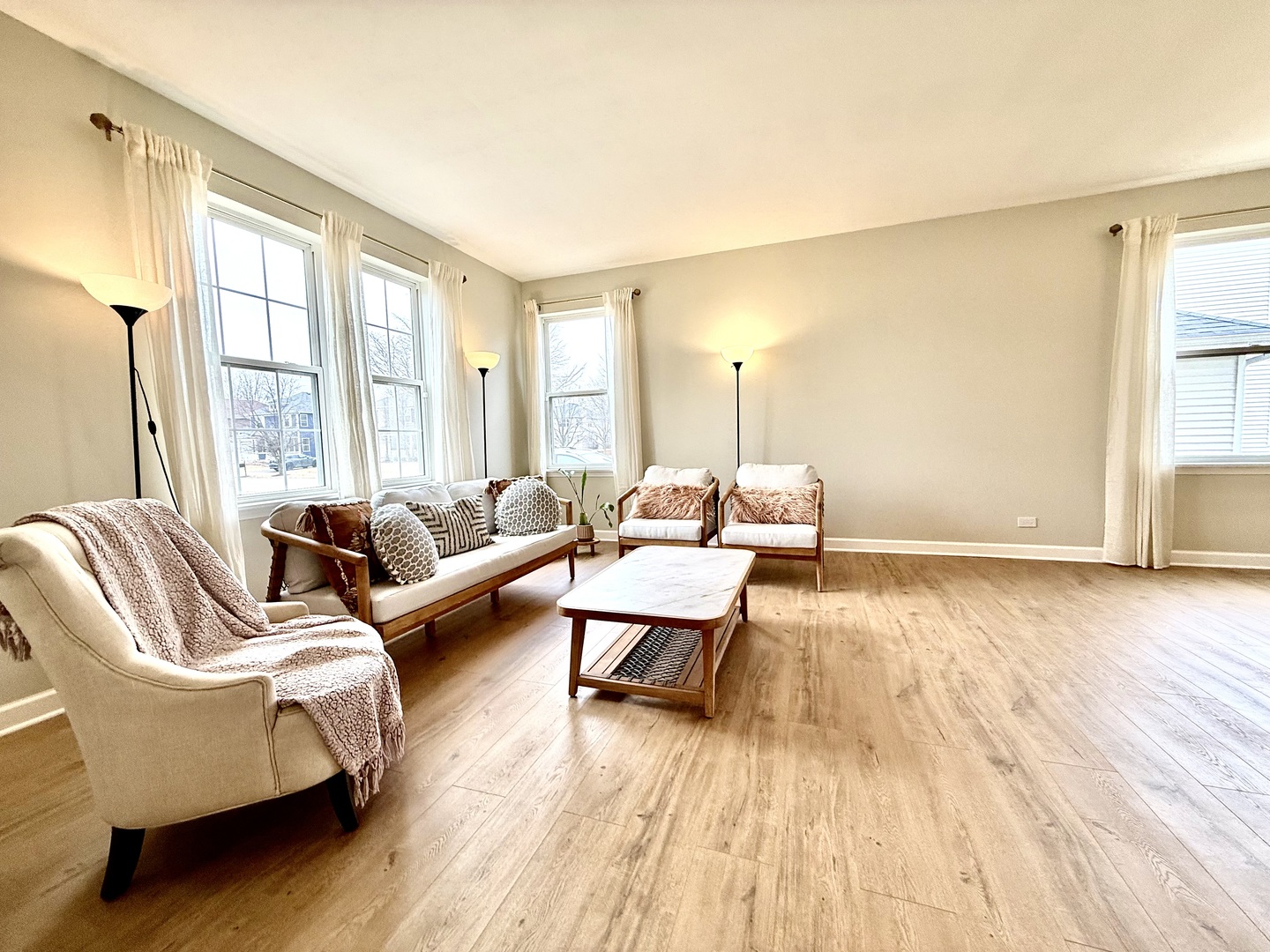 611 Paris Avenue, Oswego, IL 60543