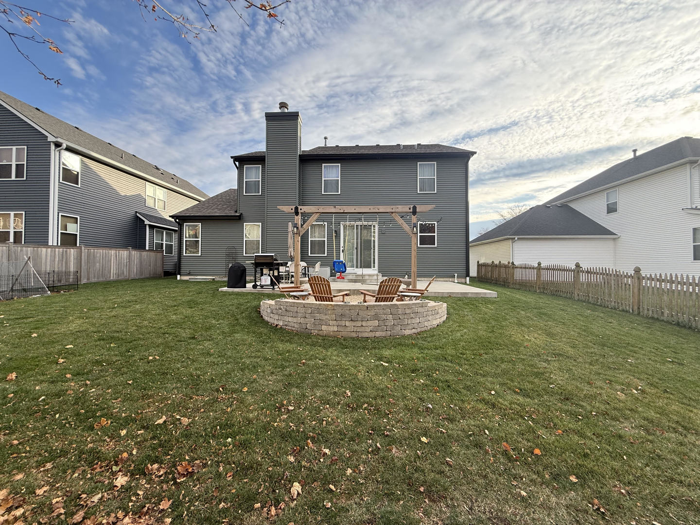 611 Paris Avenue, Oswego, IL 60543