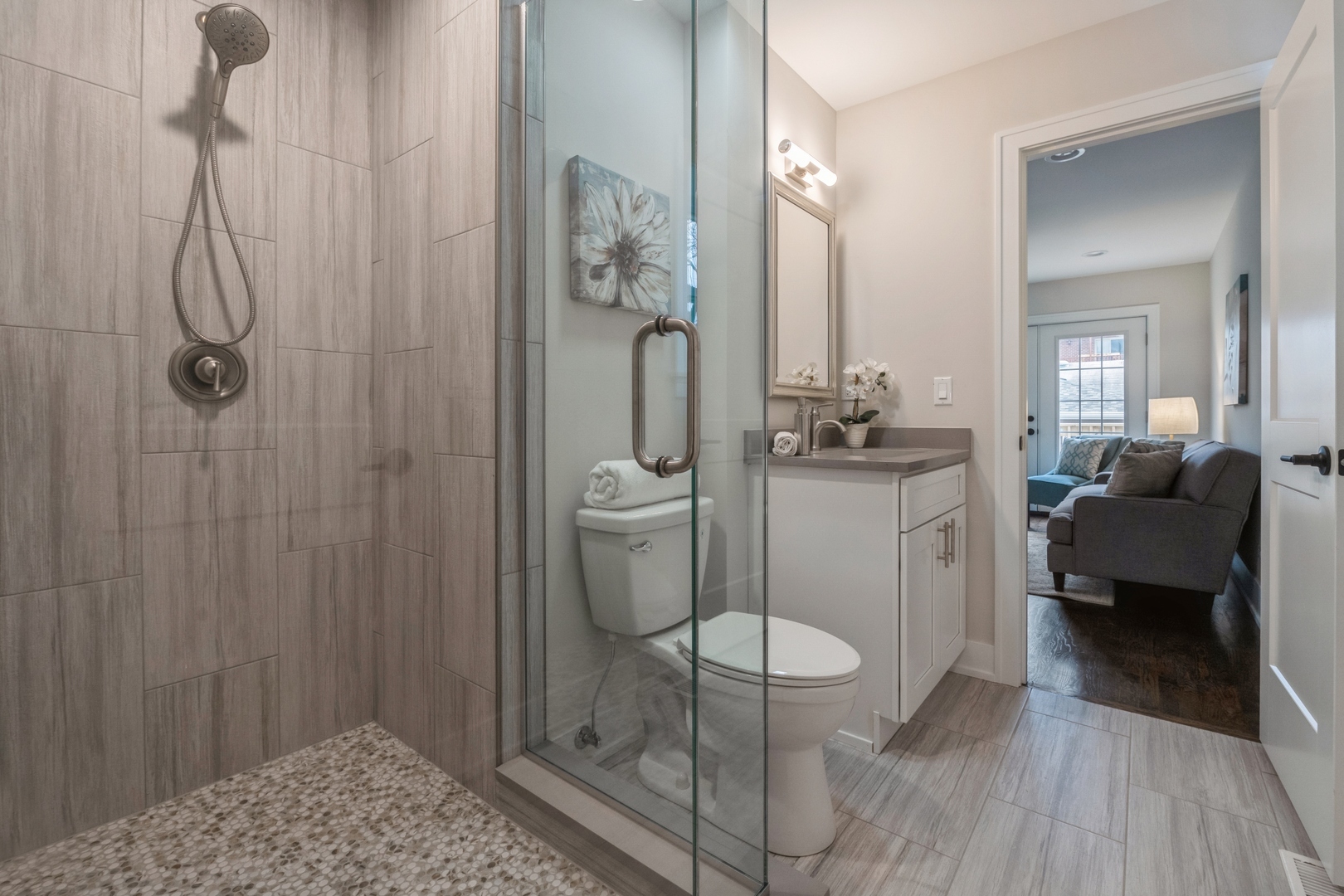 5311 W Belle Plaine Avenue, Chicago, IL 60641