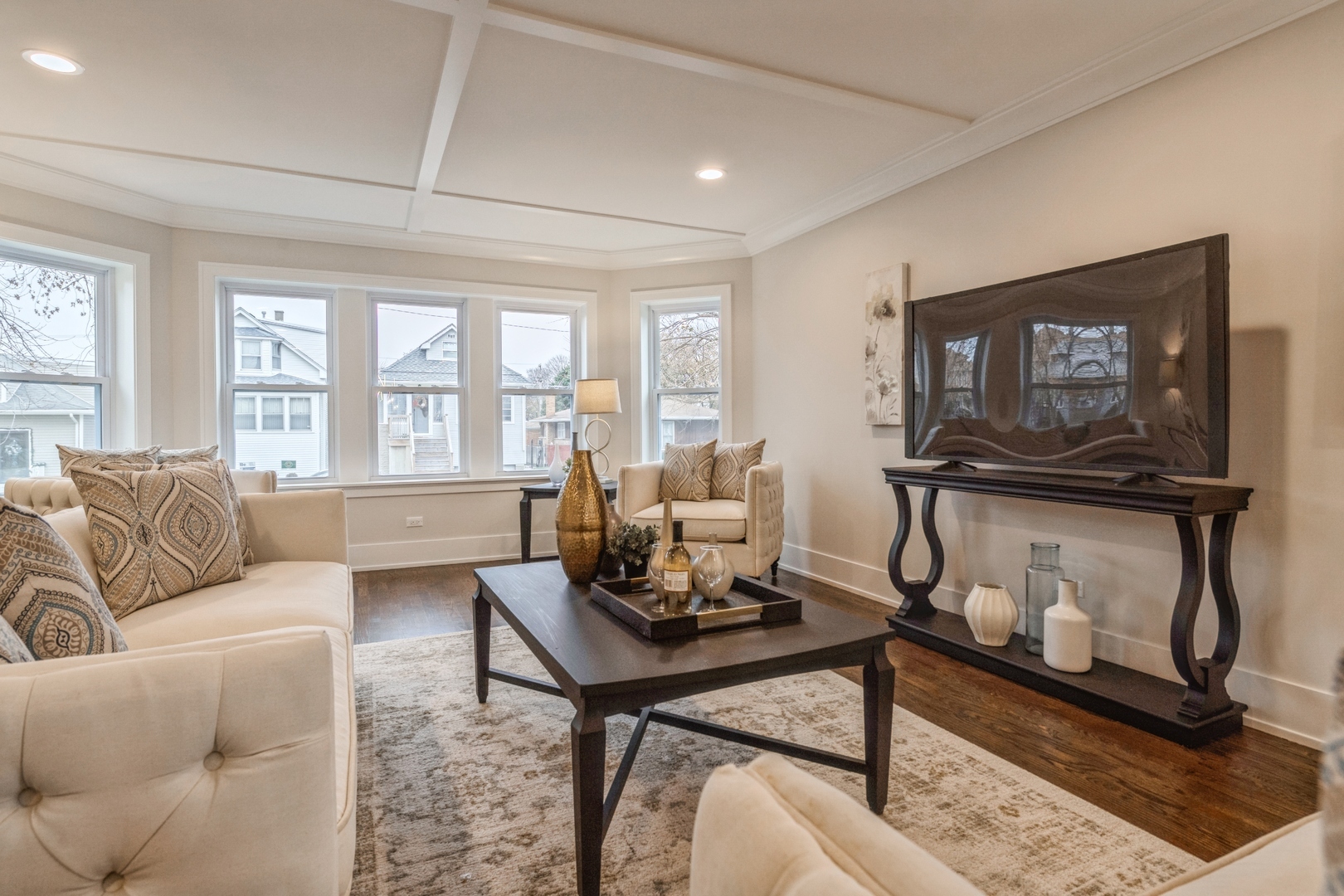 5311 W Belle Plaine Avenue, Chicago, IL 60641