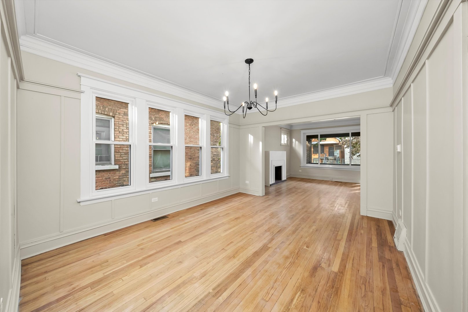 7955 S Colfax Avenue, Chicago, IL 60617