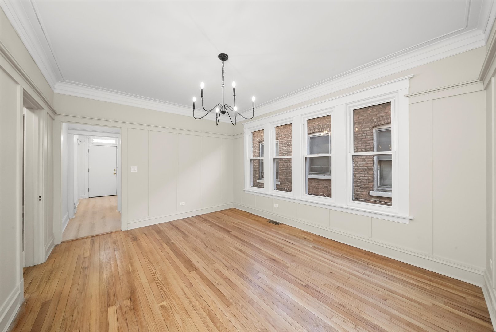 7955 S Colfax Avenue, Chicago, IL 60617