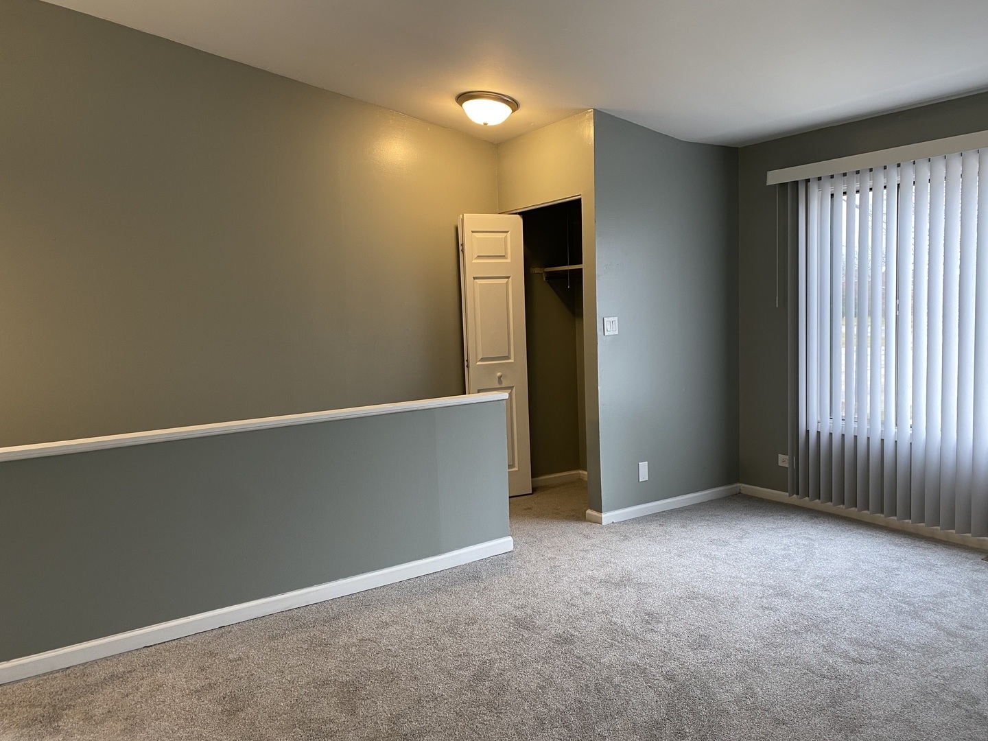 901 Van Buren Court, Vernon Hills, IL 60061