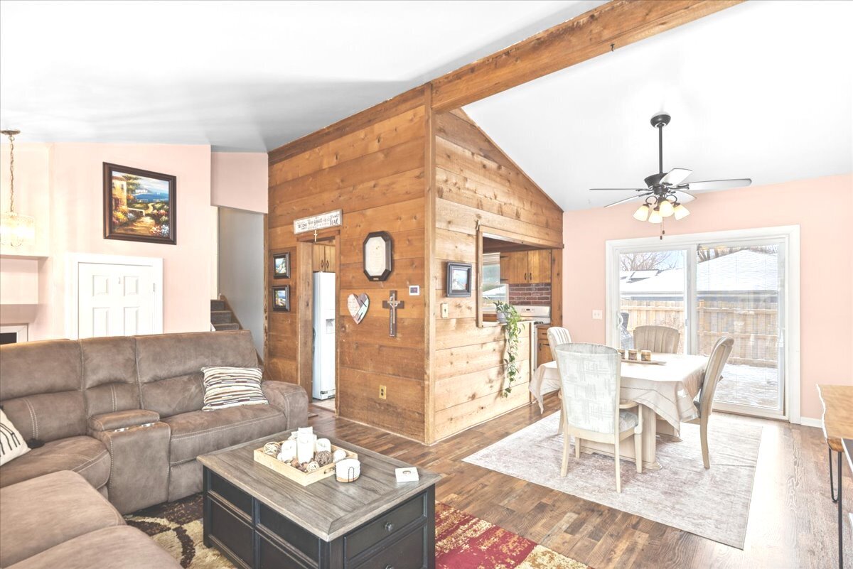 2309 Greenbriar Lane, Lindenhurst, IL 60046