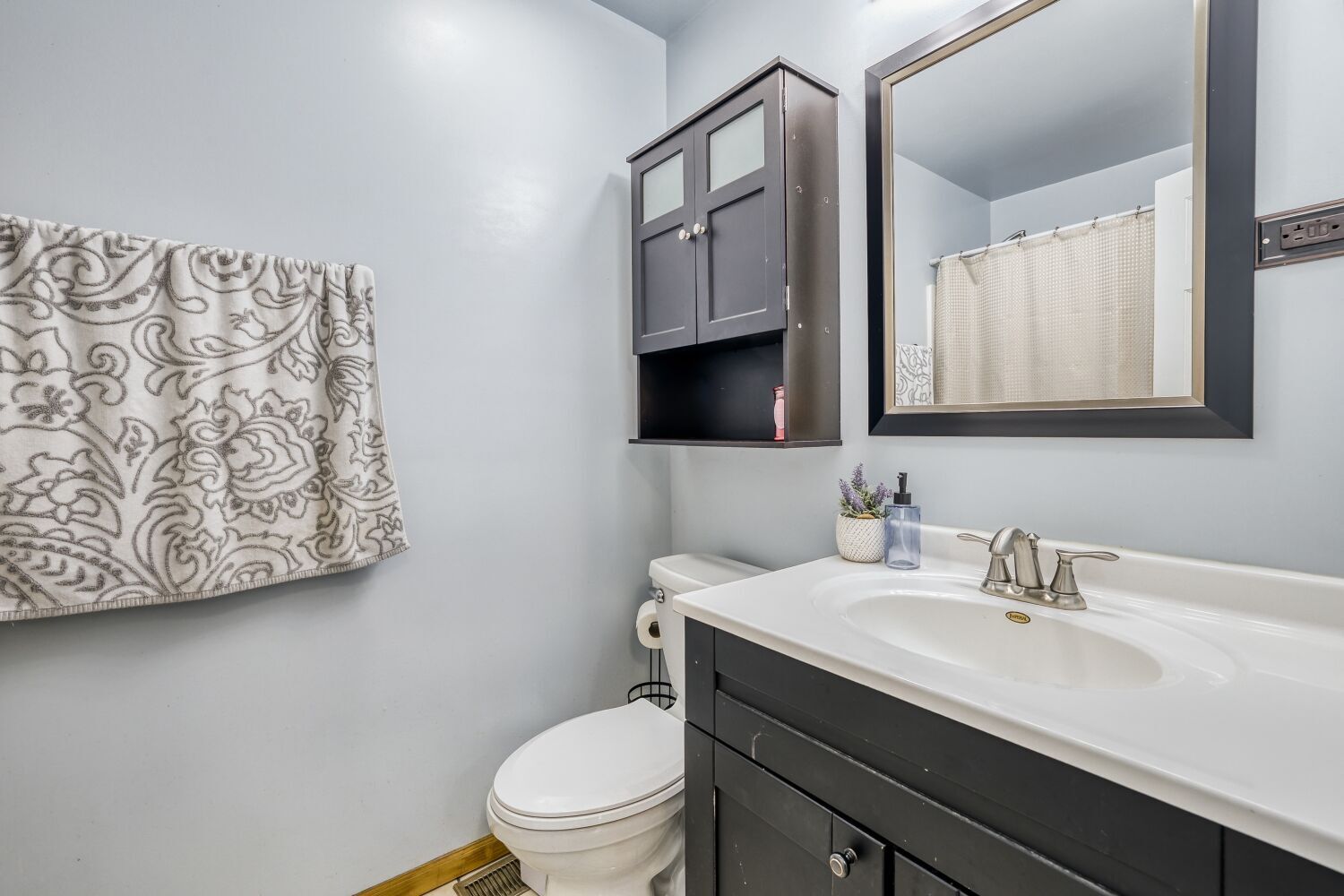 290 Oakwood Drive, Antioch, IL 60002