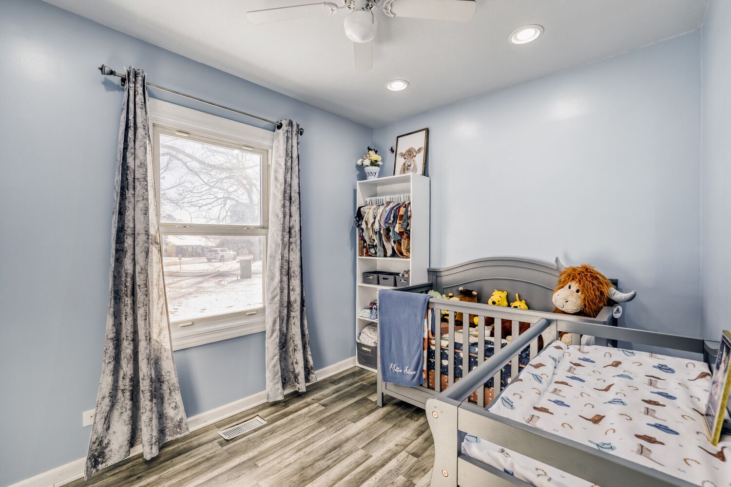 290 Oakwood Drive, Antioch, IL 60002