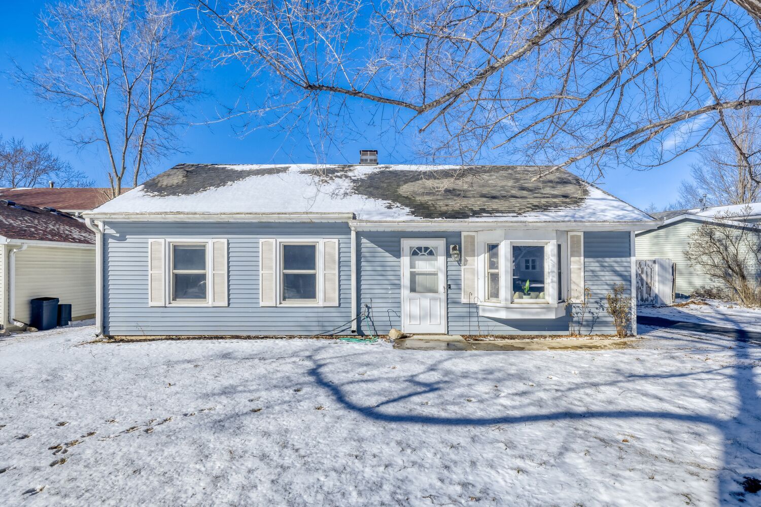 290 Oakwood Drive, Antioch, IL 60002