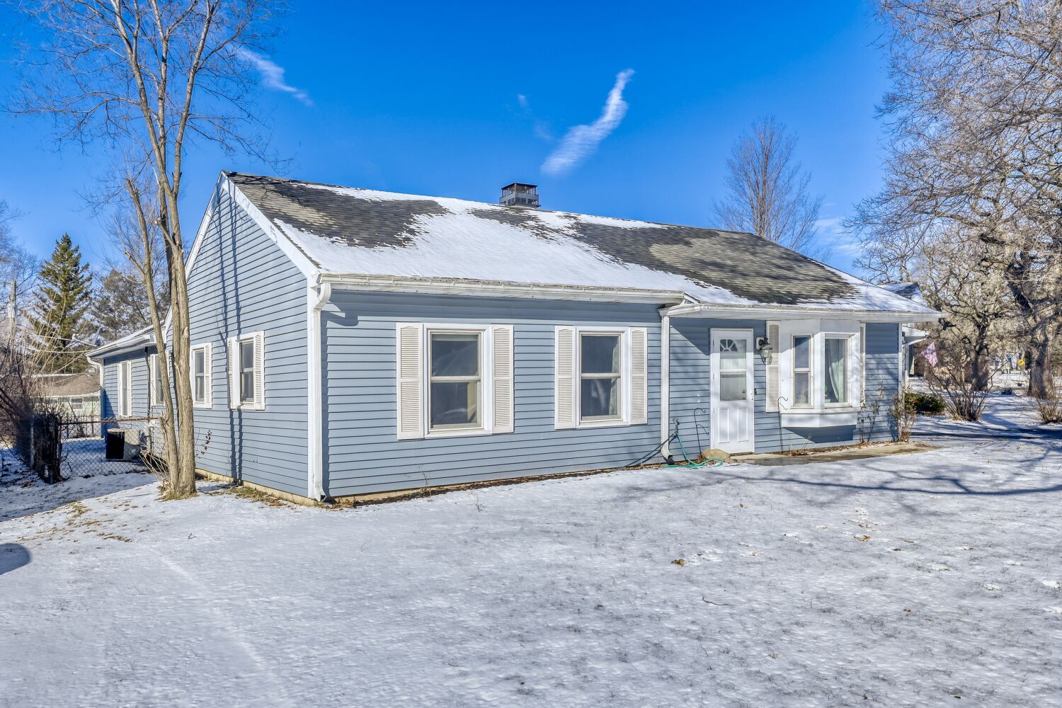 290 Oakwood Drive, Antioch, IL 60002