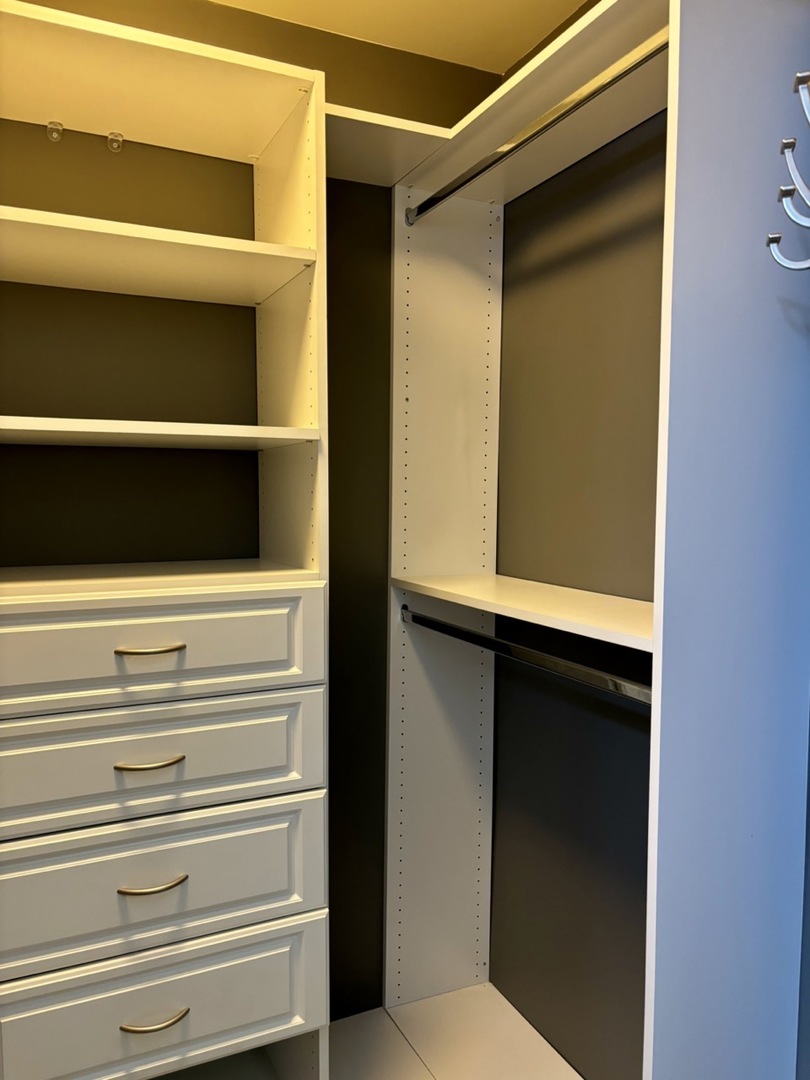 2711 Odlum Drive, Schaumburg, IL 60194