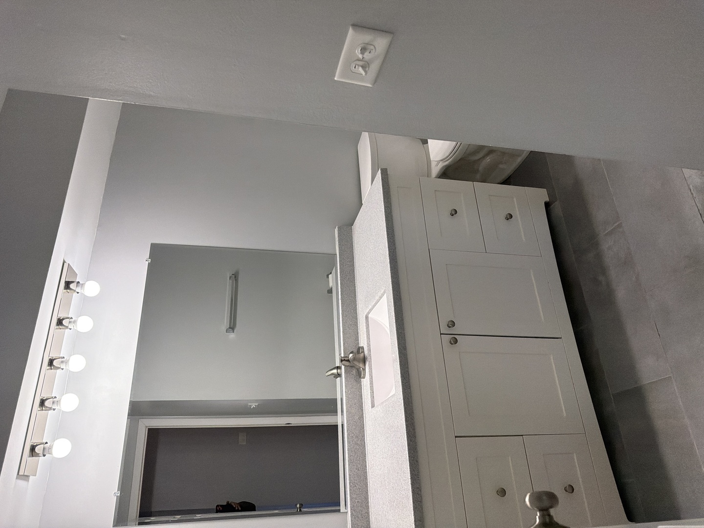 110 W 66th Street #5, Westmont, IL 60559