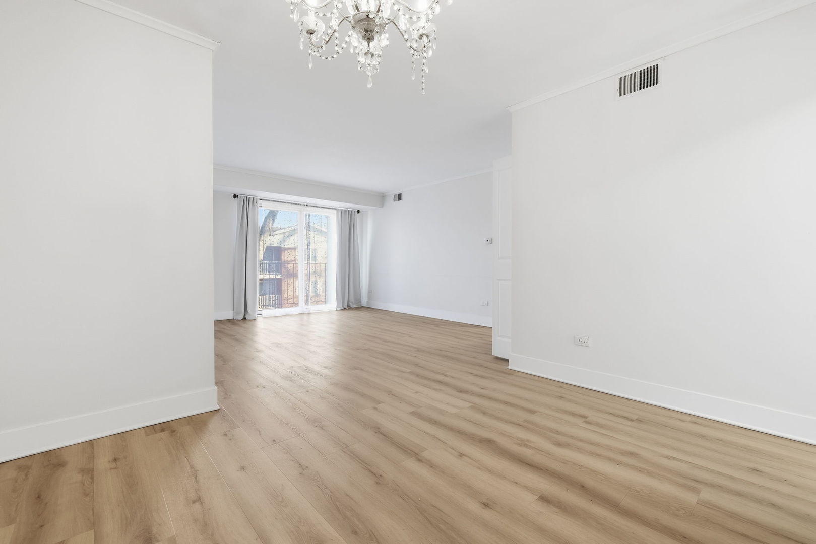 382 oak trails Road #301, Des Plaines, IL 60016