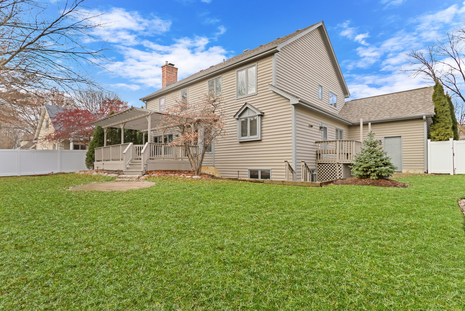 7437 Bittersweet Drive, Gurnee, IL 60031