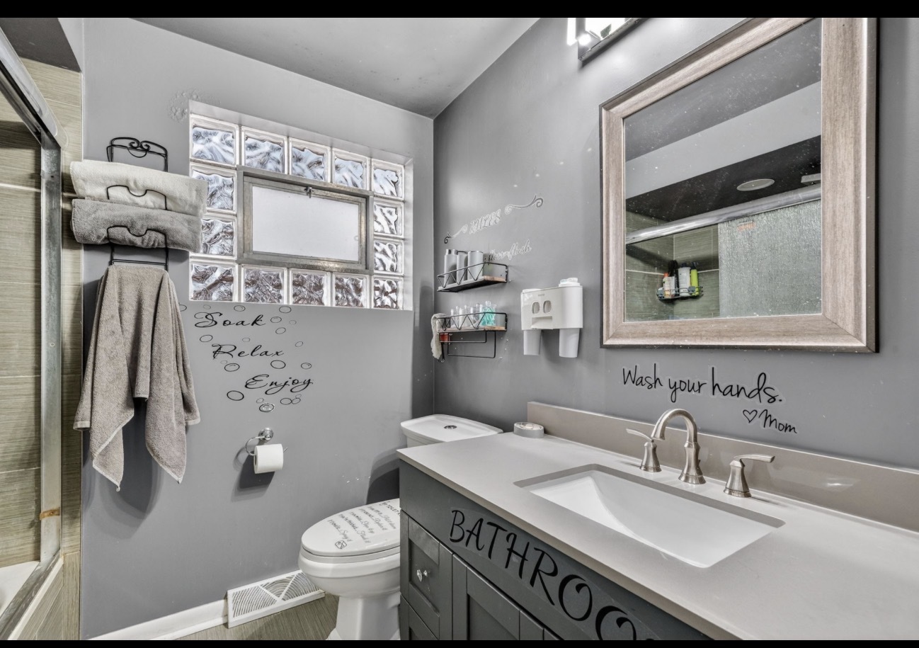 350 Carey Court, Chicago Heights, IL 60411