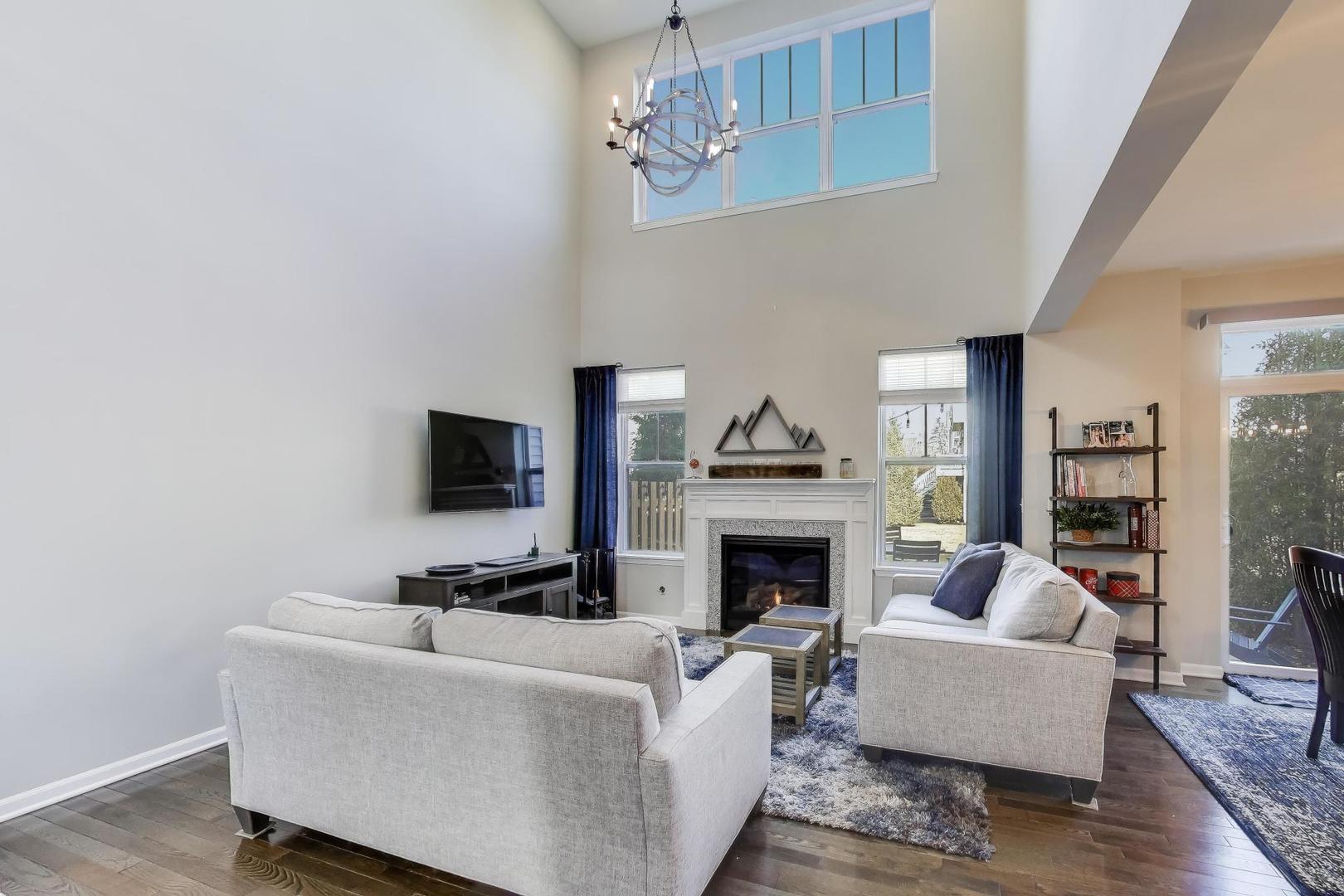 3223 N Heritage Lane, Arlington Heights, IL 60004