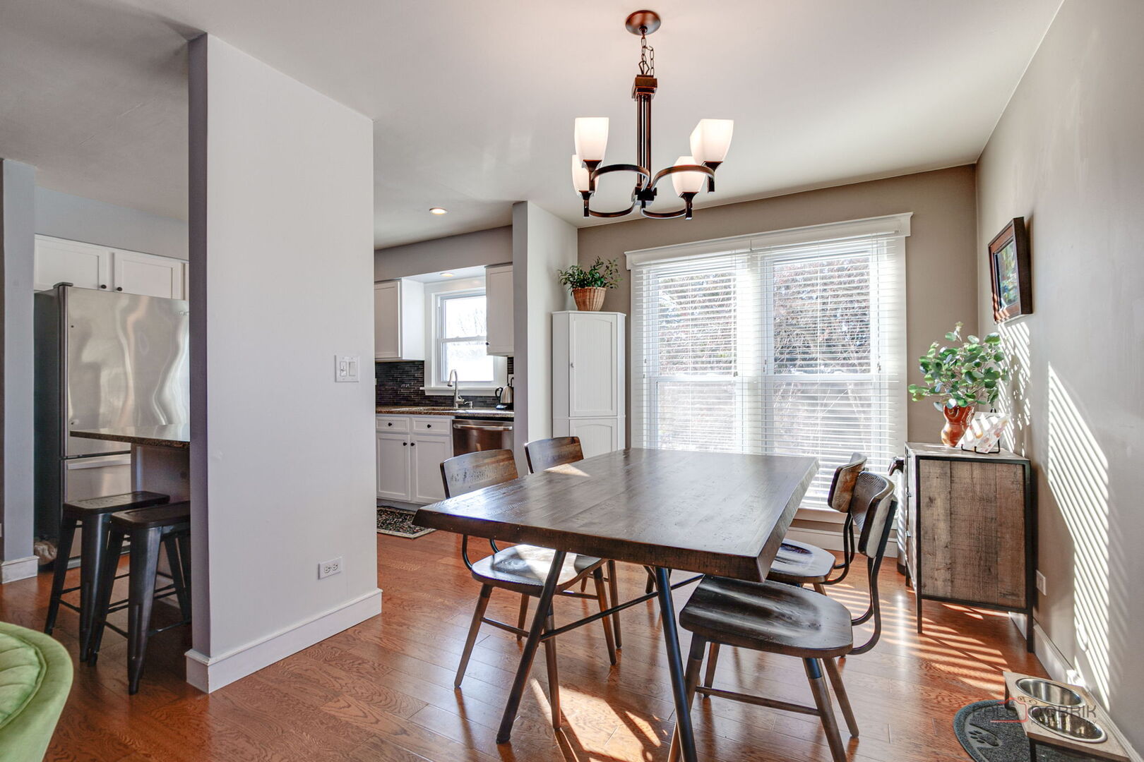 737 Garfield Avenue #B, Libertyville, IL 60048