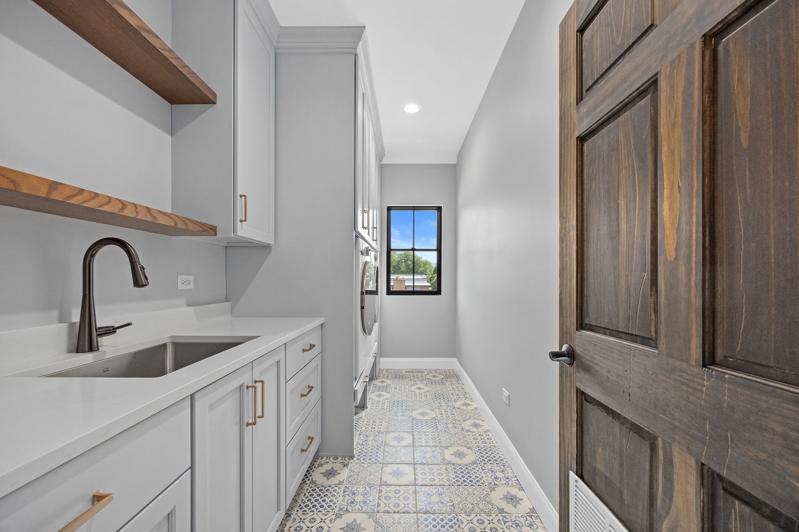 67 Bluff Avenue, La Grange, IL 60525