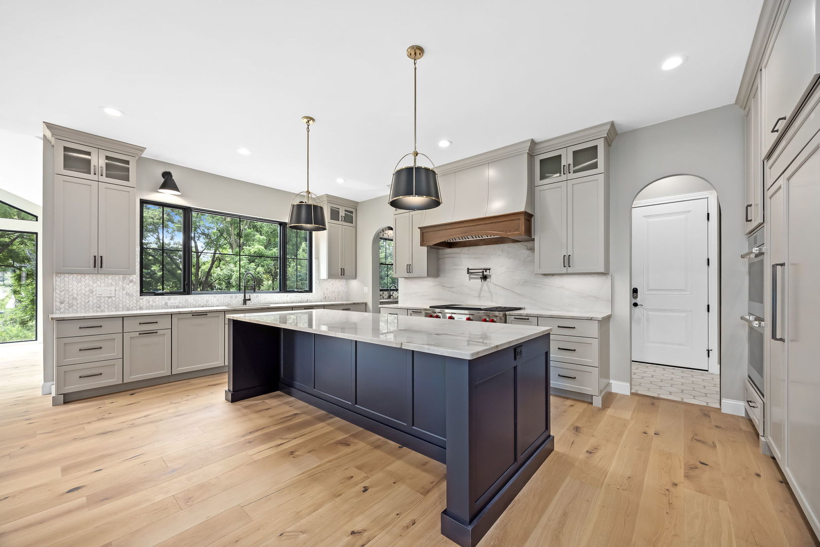 67 Bluff Avenue, La Grange, IL 60525