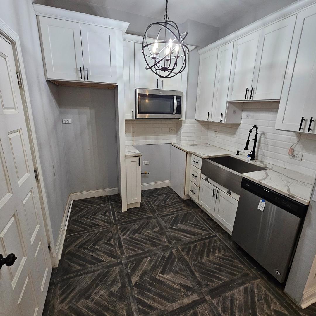 232 N La Crosse Avenue, Chicago, IL 60644