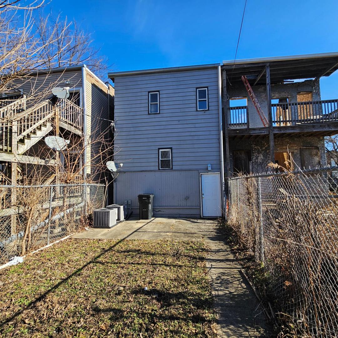 232 N La Crosse Avenue, Chicago, IL 60644
