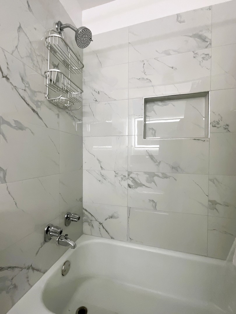 230 E Ontario Street #1206, Chicago, IL 60611