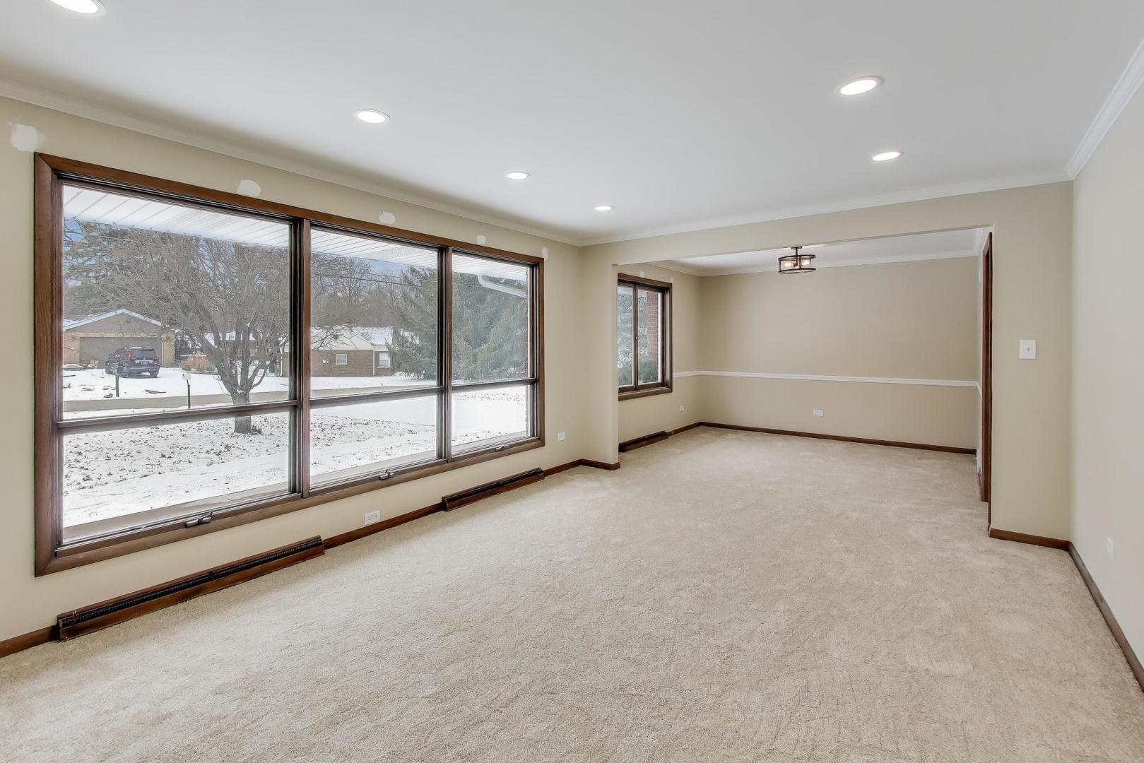 12111 S 68th Court, Palos Heights, IL 60463