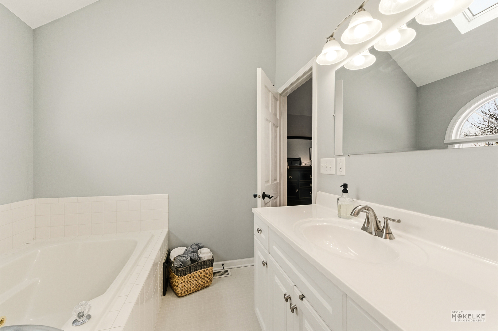 777 Debbie Lane, Sandwich, IL 60548