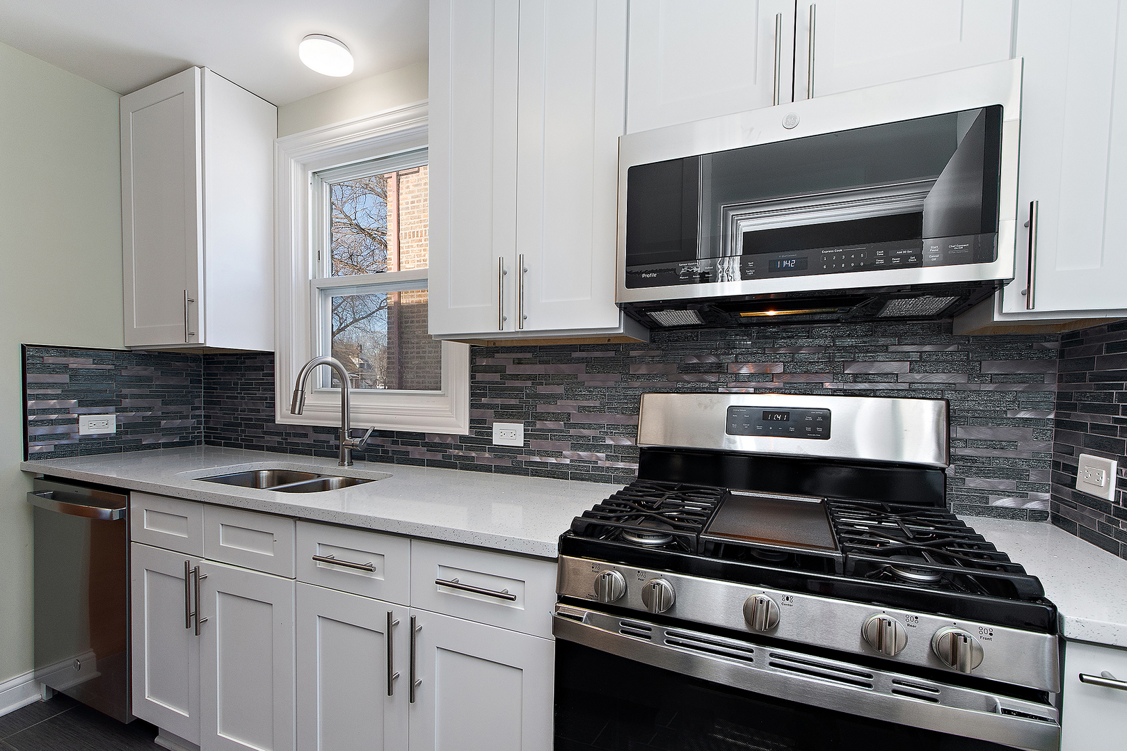 10119 S Yates Boulevard, Chicago, IL 60617