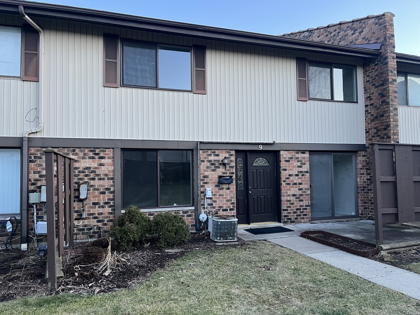 9 TOWER Court #9, Downers Grove, IL 60516