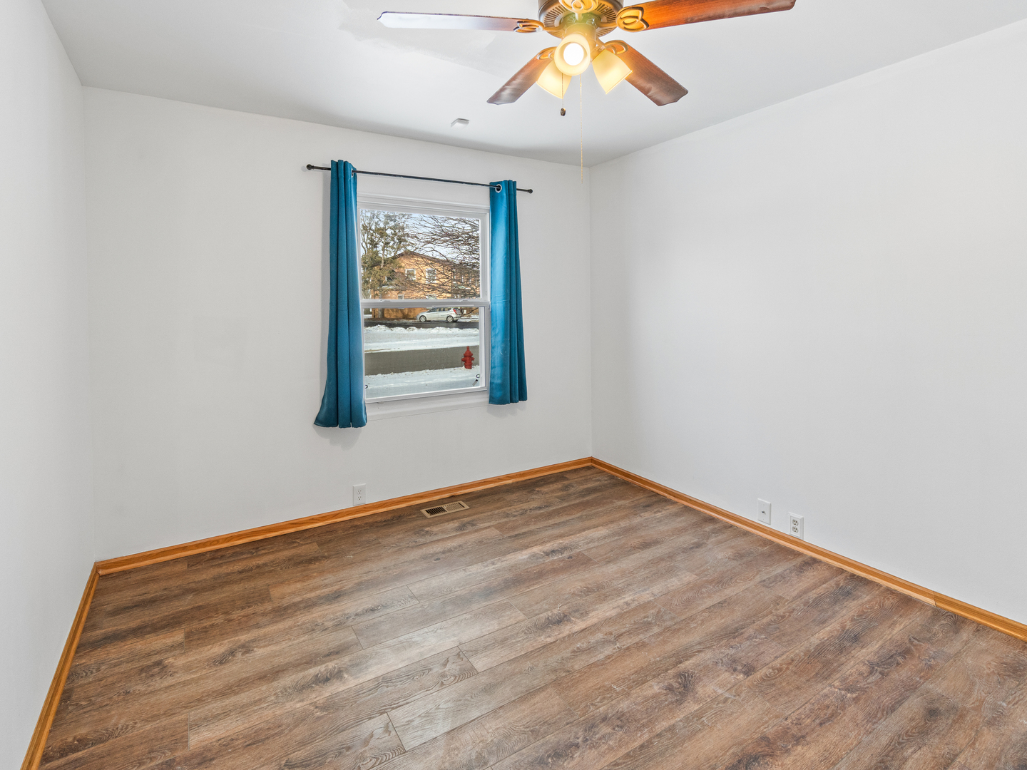 525 Glen Avenue, Romeoville, IL 60446