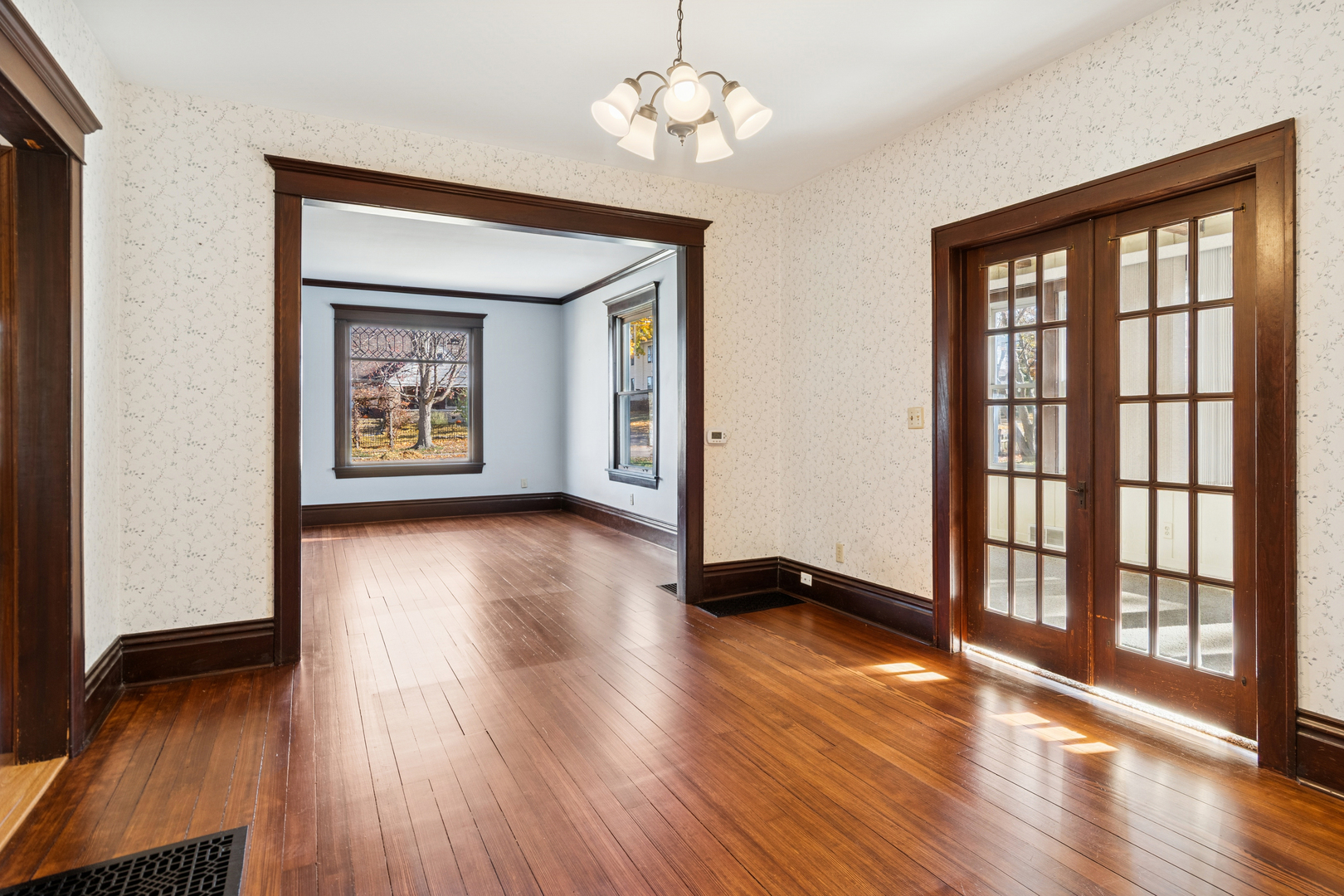 55 Garfield Street, Oswego, IL 60543