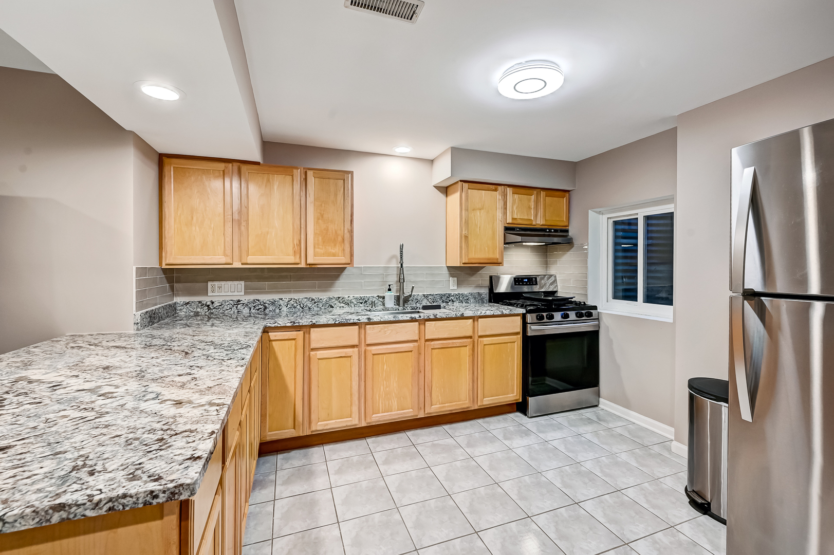 1770 W Windmill Court, Addison, IL 60101