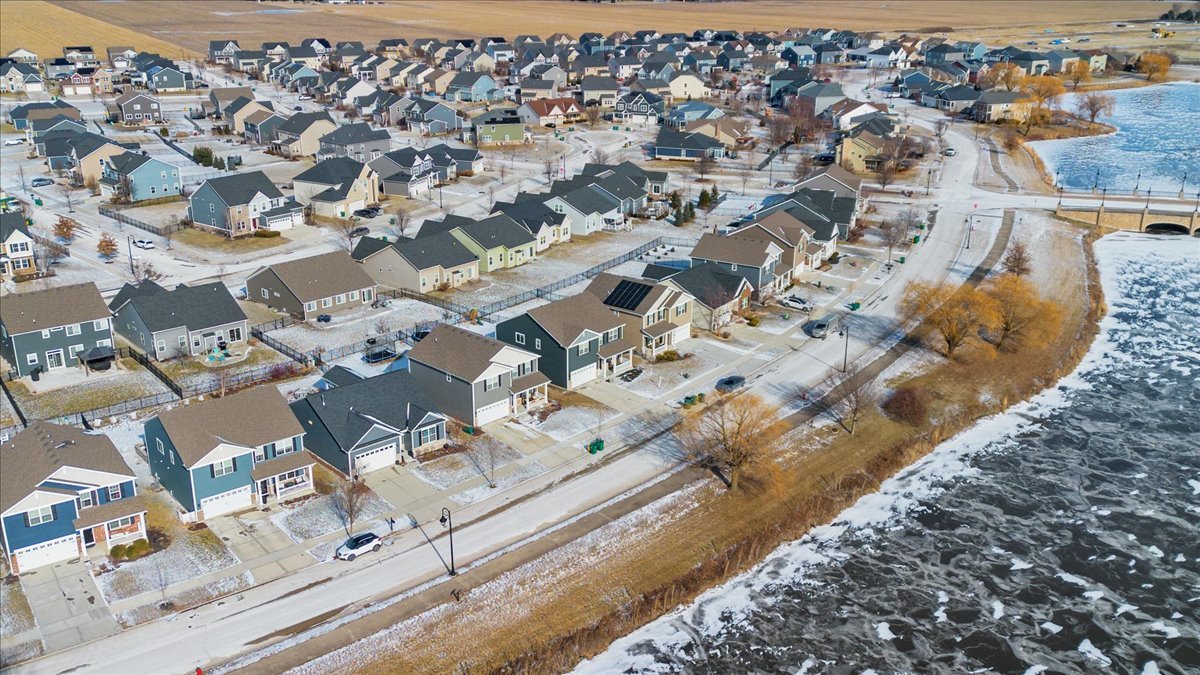 1814 Peyton Terrace, Shorewood, IL 60404