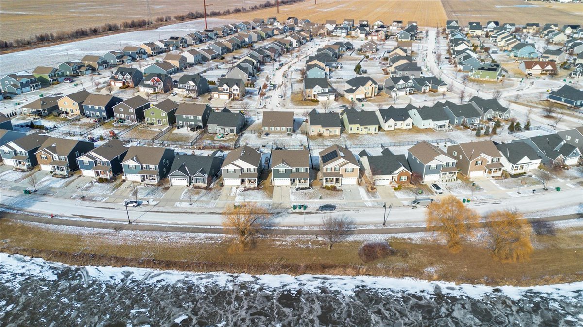 1814 Peyton Terrace, Shorewood, IL 60404