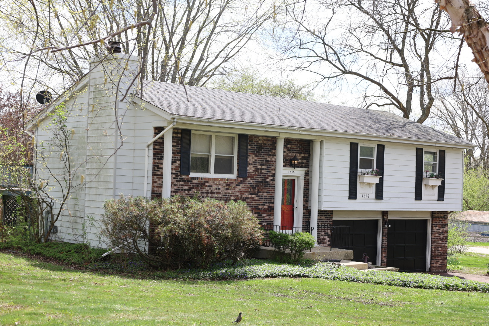 1516 W Sudeenew Drive, Johnsburg, IL 60051