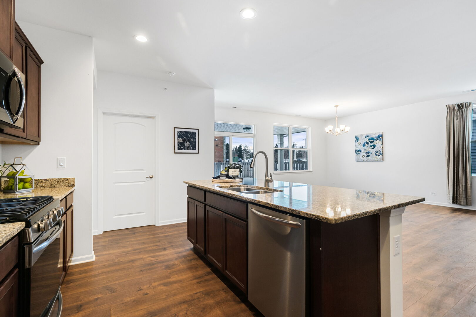 6480 Doral Drive, Gurnee, IL 60031