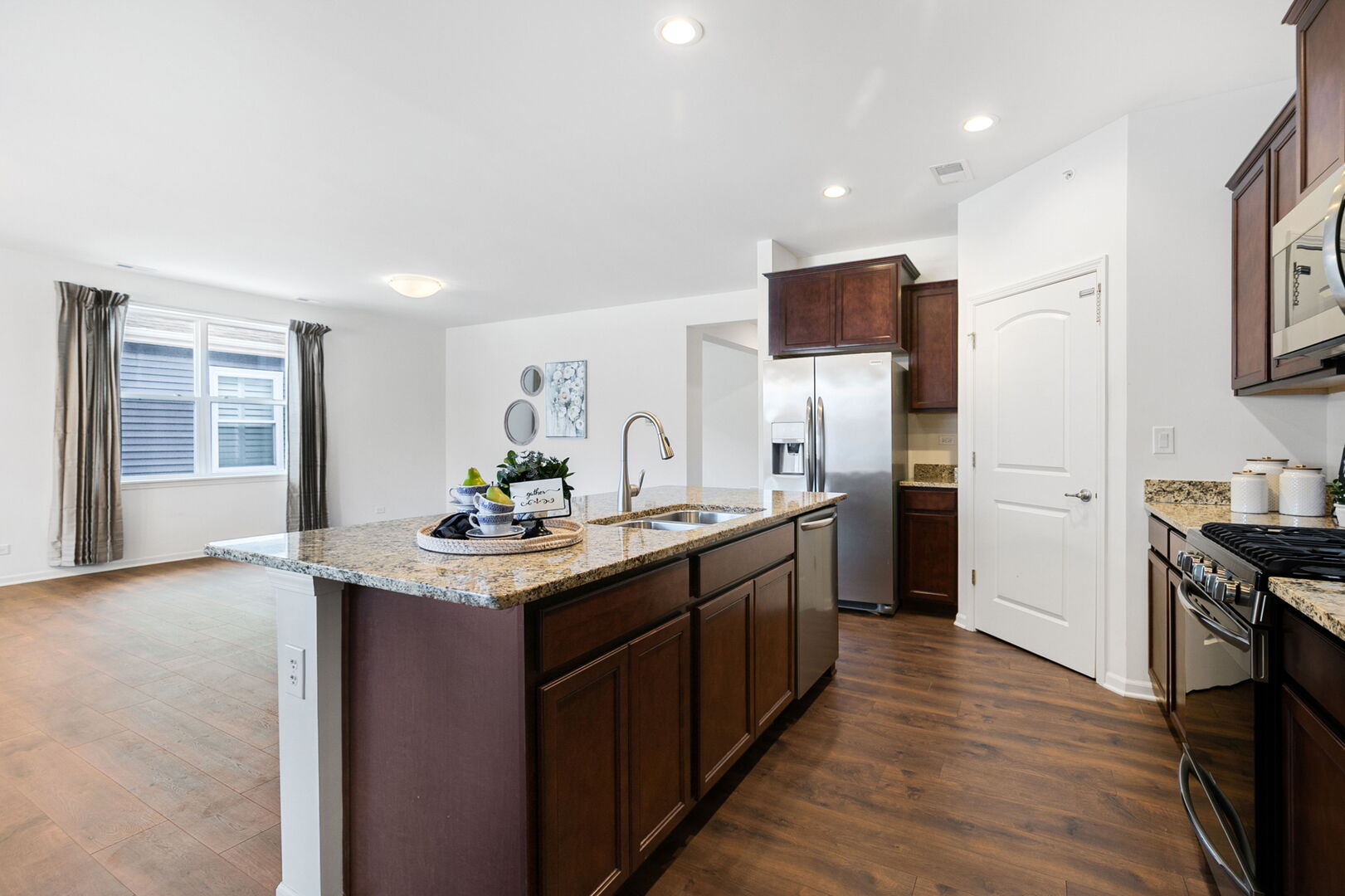 6480 Doral Drive, Gurnee, IL 60031