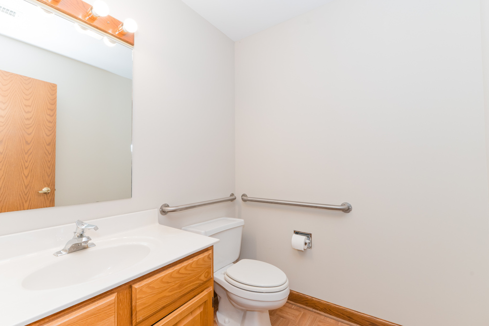 14047 W Petronella Drive #201, Libertyville, IL 60048