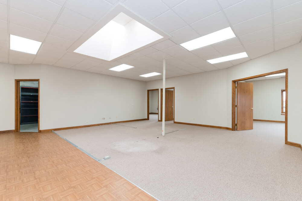 14047 W Petronella Drive #201, Libertyville, IL 60048