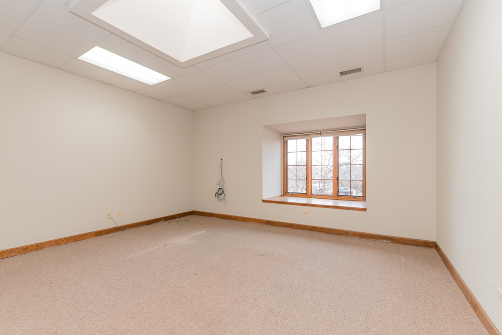 14047 W Petronella Drive #201, Libertyville, IL 60048