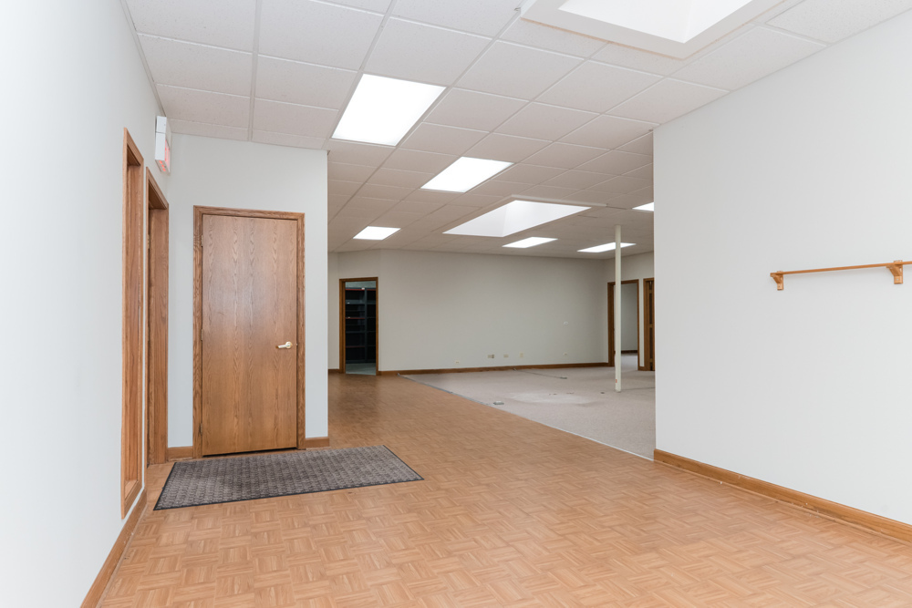 14047 W Petronella Drive #201, Libertyville, IL 60048