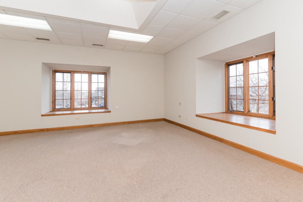 14047 W Petronella Drive #201, Libertyville, IL 60048