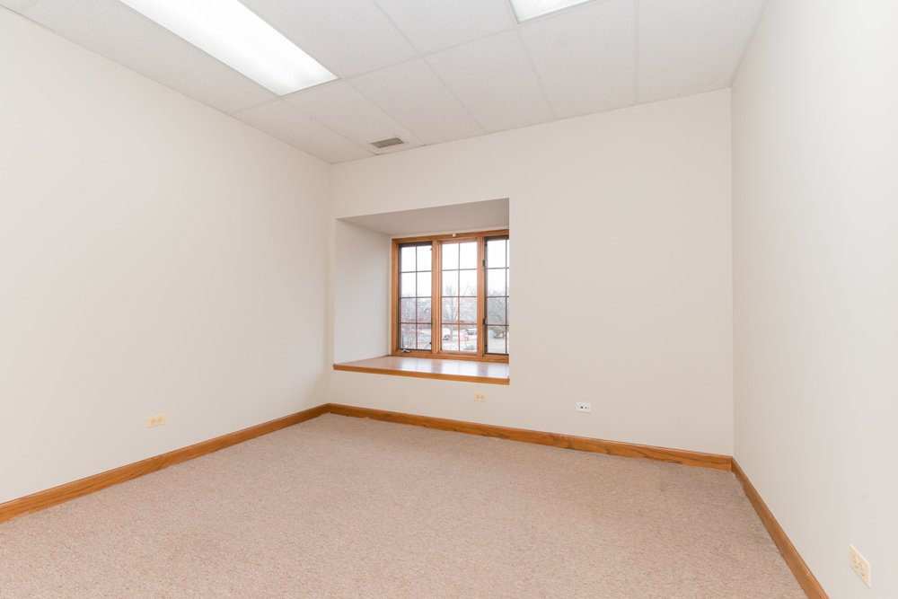 14047 W Petronella Drive #201, Libertyville, IL 60048