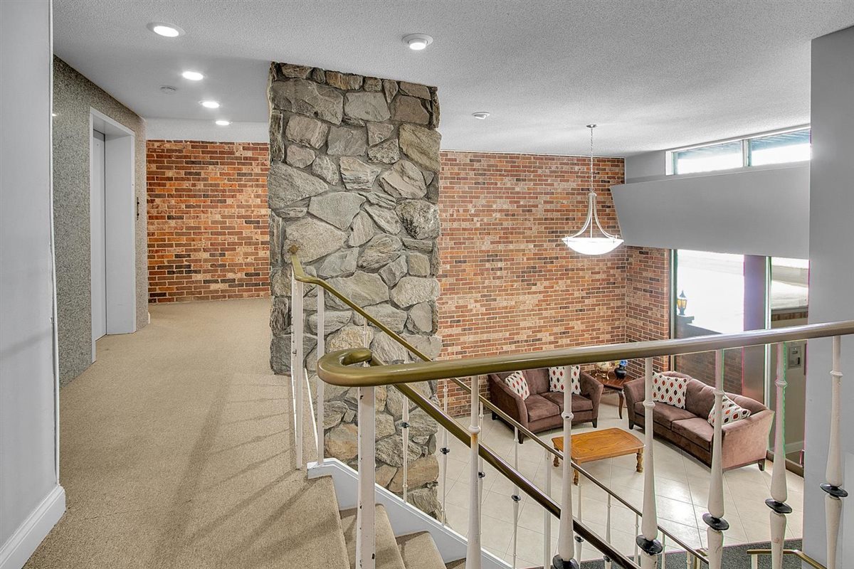 850 S Lorraine Road #3B, Wheaton, IL 60189