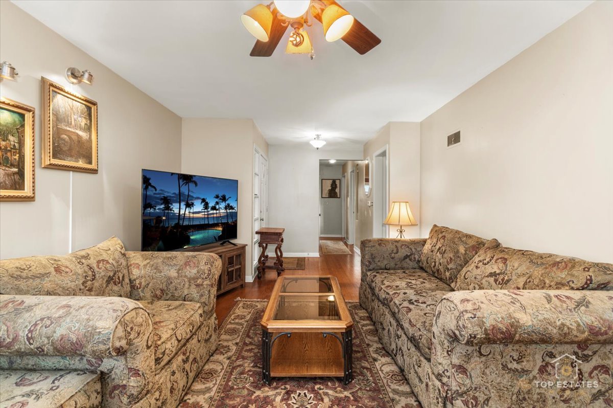 488 Cornell Avenue, Des Plaines, IL 60016