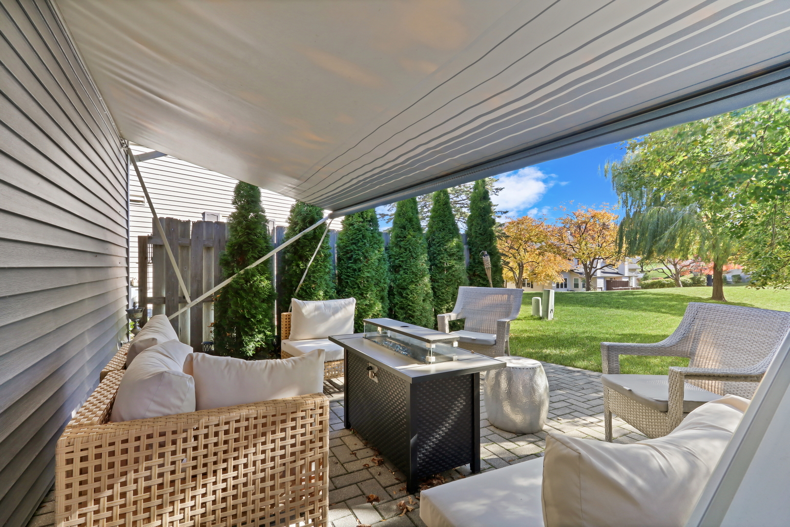 658 White Court, Gurnee, IL 60031