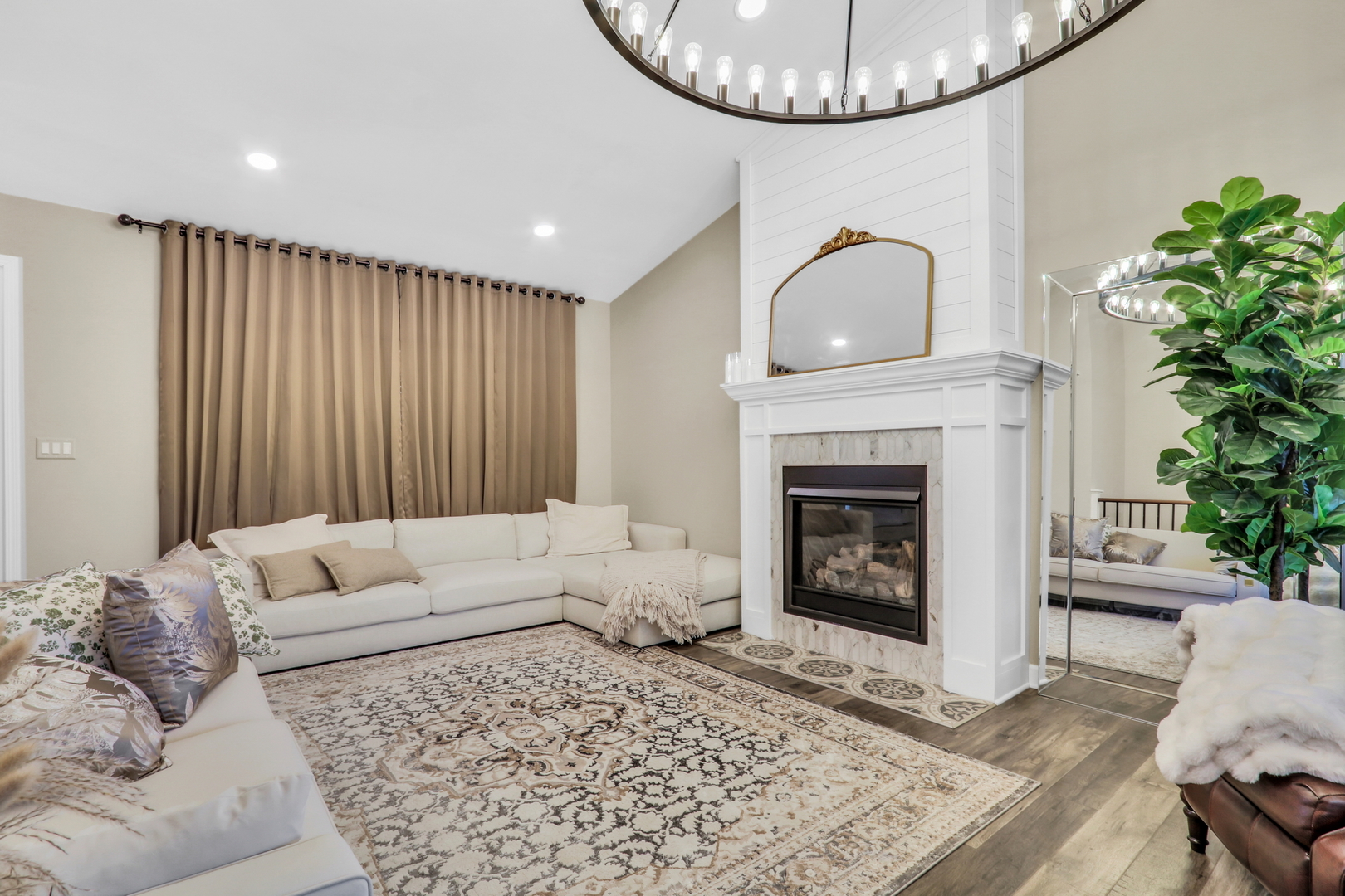 658 White Court, Gurnee, IL 60031