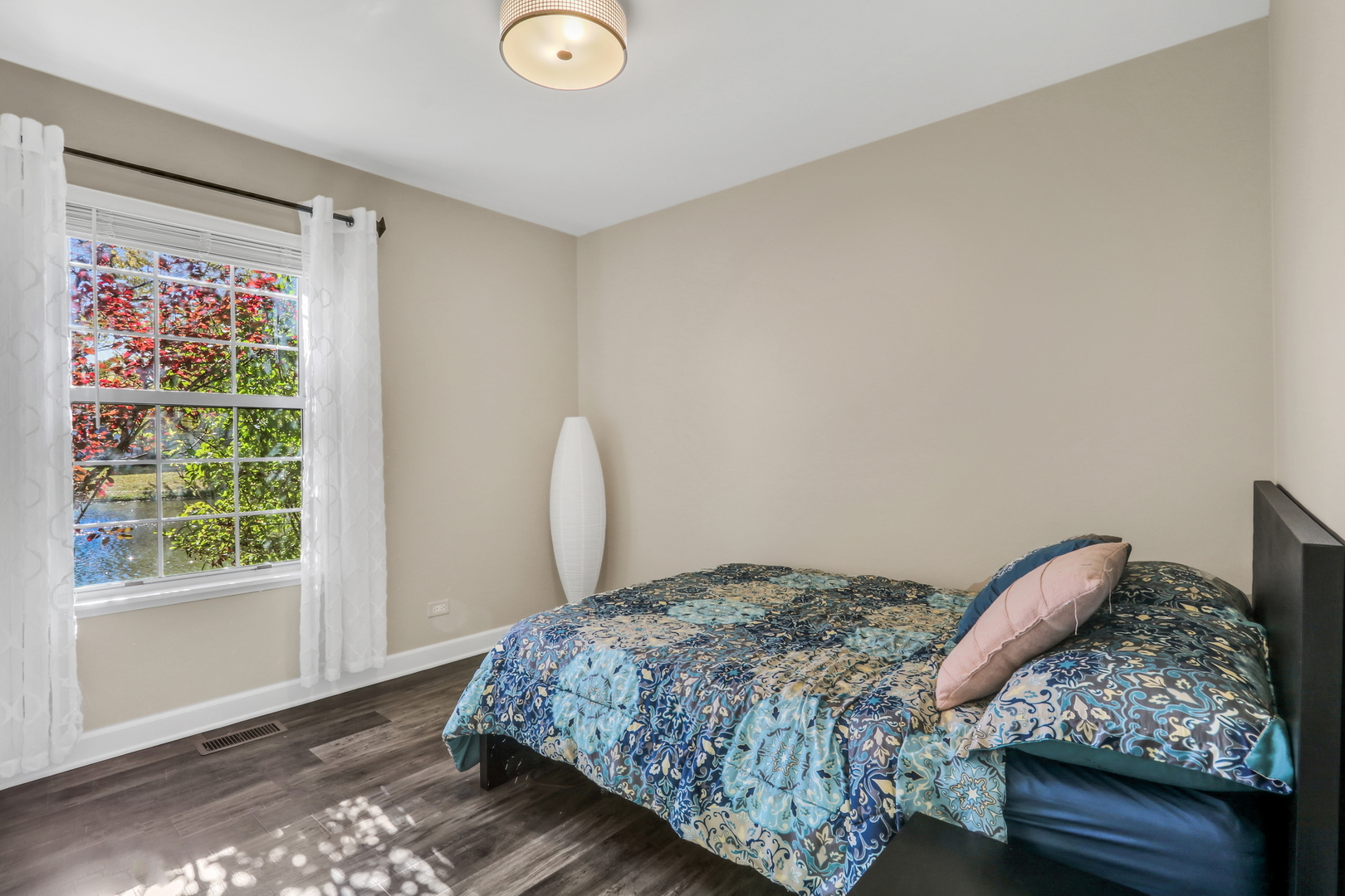 658 White Court, Gurnee, IL 60031