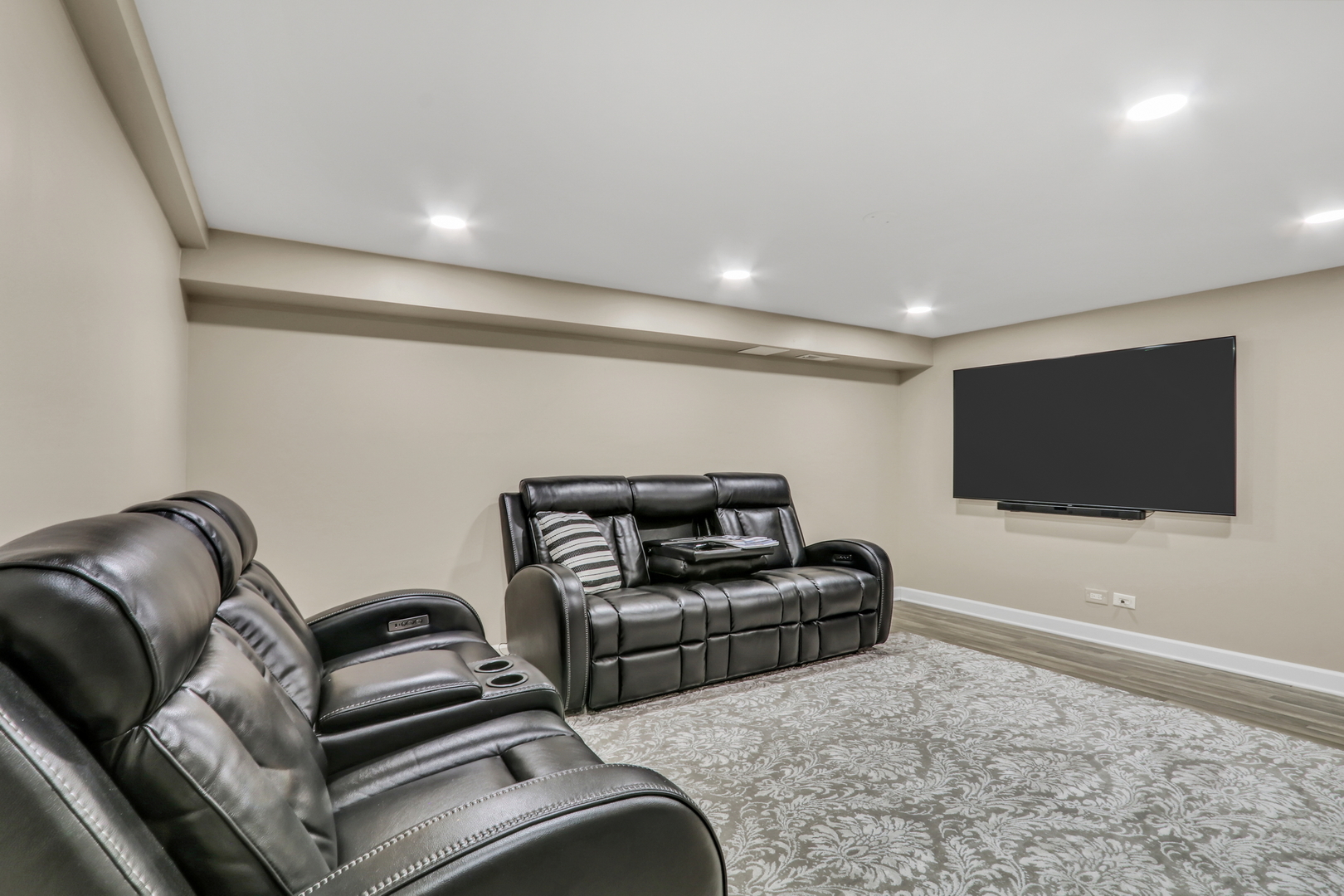 658 White Court, Gurnee, IL 60031