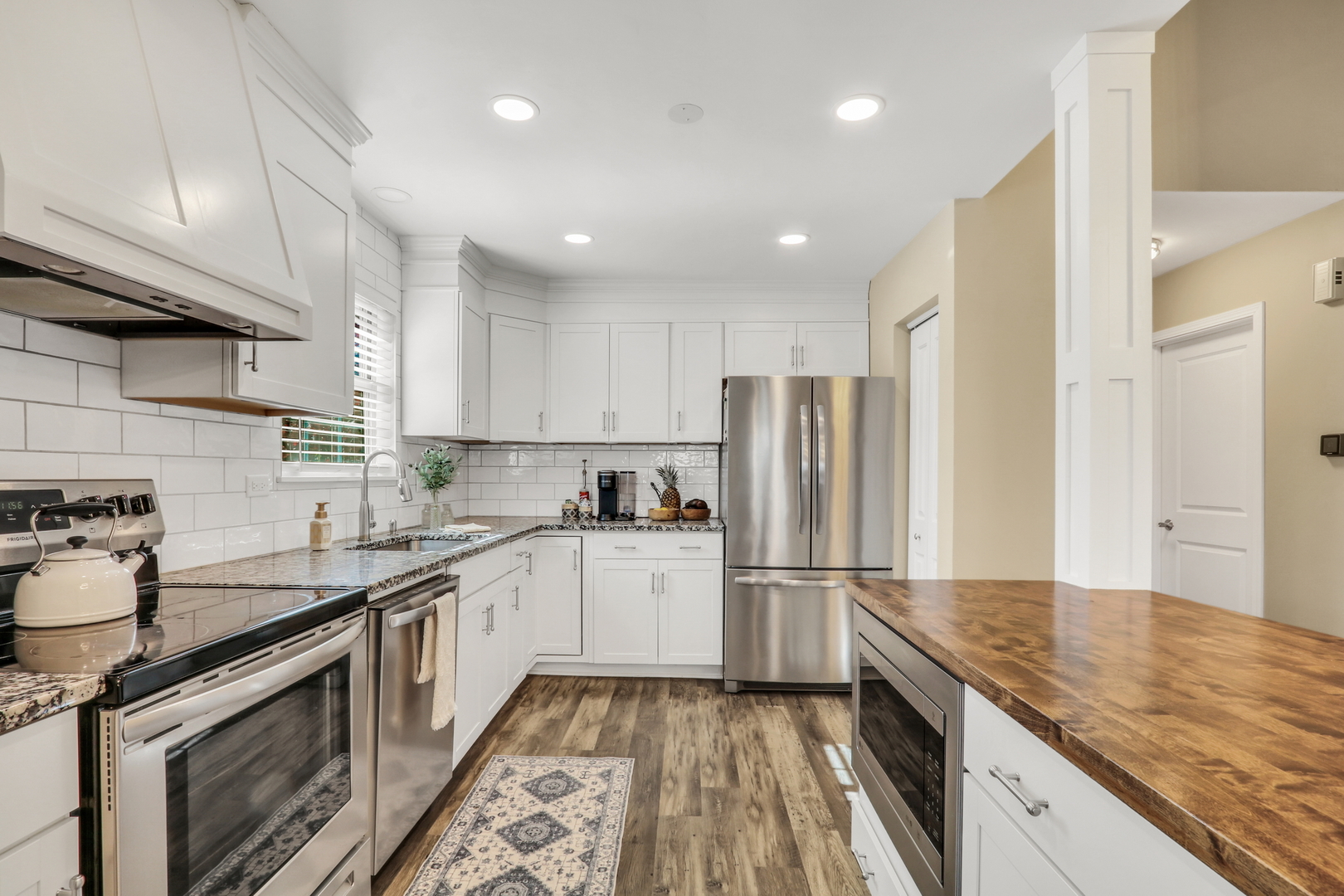 658 White Court, Gurnee, IL 60031