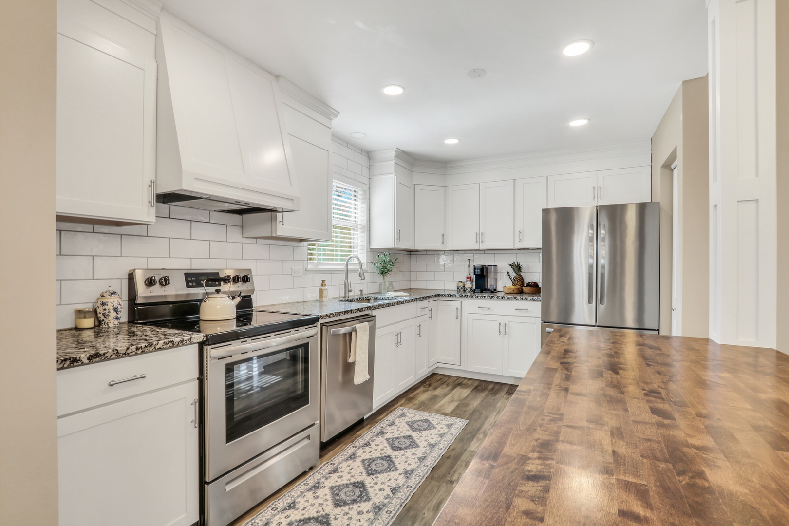 658 White Court, Gurnee, IL 60031